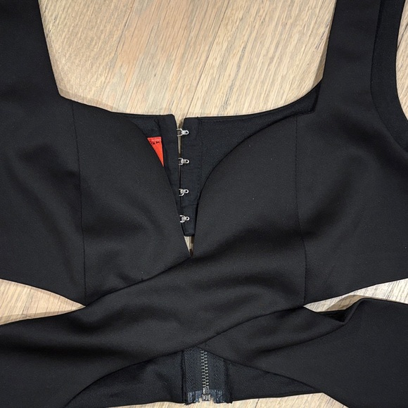 Akira Elegant Black Cross-Back Cutout Crop Top Bralette Size M/L - Picture 6 of 6